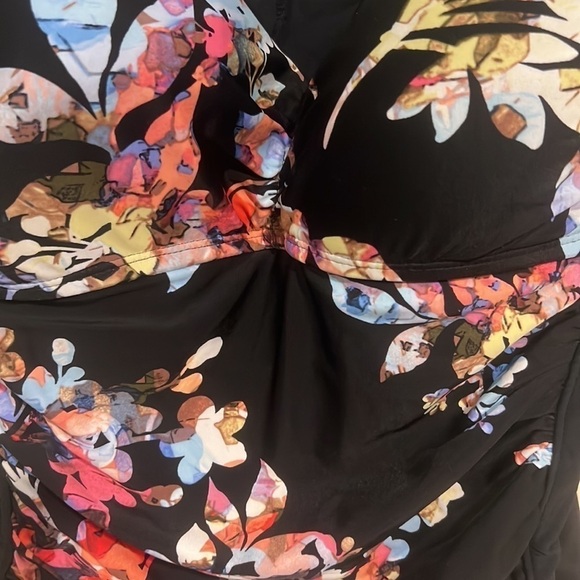 Azul by Maxine of Hollywood Floral One Piece Swim Suit Size 14 - Picture 3 of 6